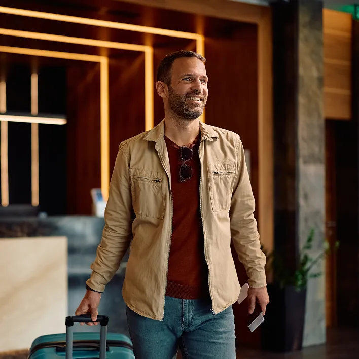 Travel without extra luggage with FUIB premium cards